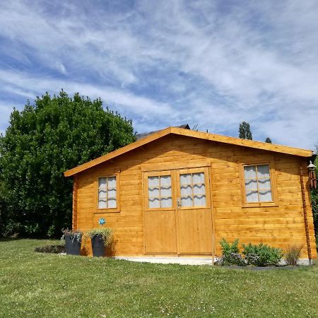 Les Gites De "La Quesnoyere" Exterior photo